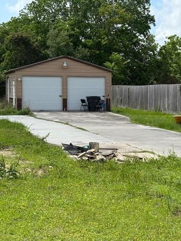 7 N Pine Road, Texas City, TX 77591