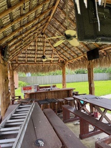 7 N Pine Road, Texas City, TX 77591