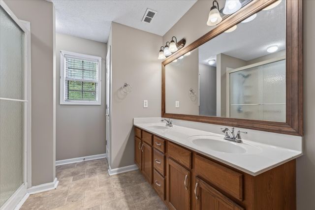 431 Cyprus Court, Clarksville, TN 37040
