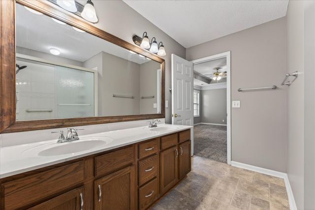 431 Cyprus Court, Clarksville, TN 37040