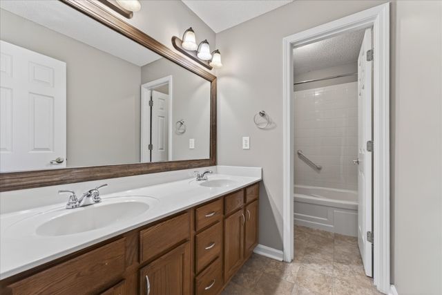 431 Cyprus Court, Clarksville, TN 37040