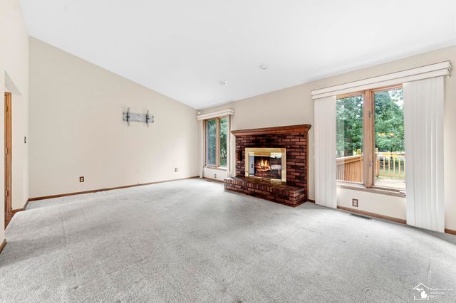7789 Stout Avenue, Grosse Ile, MI 48138
