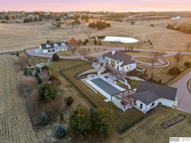 10617 N 156th Street, Bennington, NE 68007