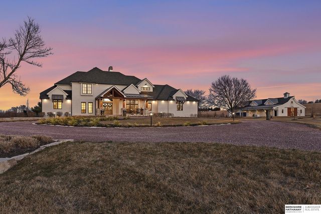 10617 N 156th Street, Bennington, NE 68007