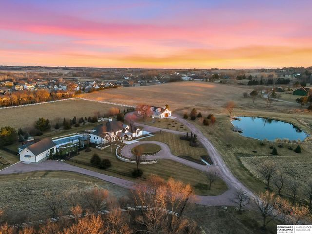 10617 N 156th Street, Bennington, NE 68007