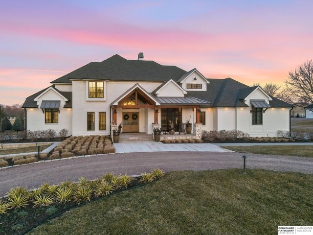 10617 N 156th Street, Bennington, NE 68007