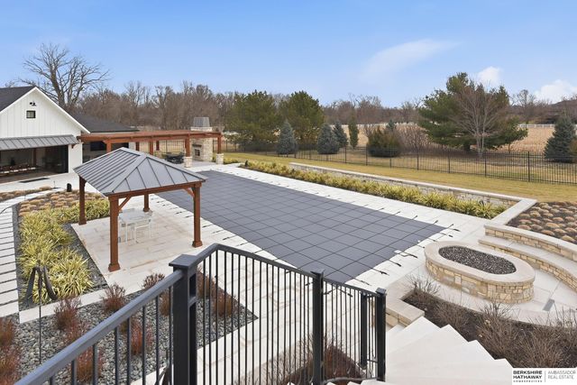 10617 N 156th Street, Bennington, NE 68007