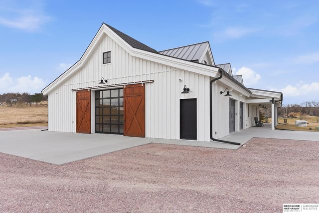 10617 N 156th Street, Bennington, NE 68007