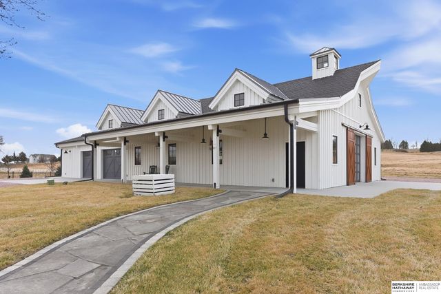 10617 N 156th Street, Bennington, NE 68007