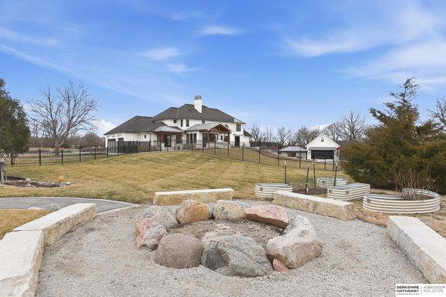 10617 N 156th Street, Bennington, NE 68007