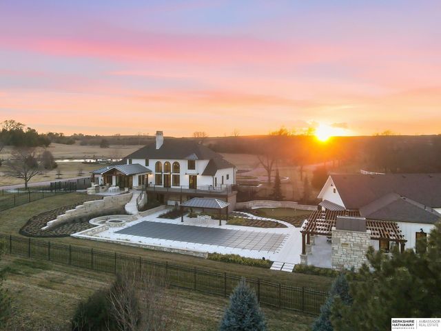 10617 N 156th Street, Bennington, NE 68007