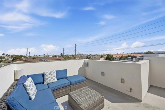 2307 Vanderbilt Lane B, Redondo Beach, CA 90278