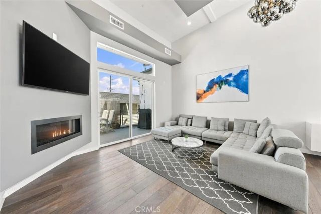 2307 Vanderbilt Lane B, Redondo Beach, CA 90278