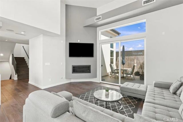2307 Vanderbilt Lane B, Redondo Beach, CA 90278