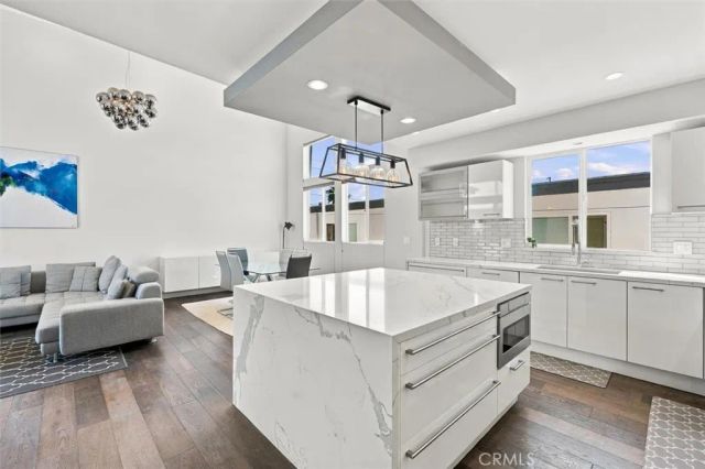 2307 Vanderbilt Lane B, Redondo Beach, CA 90278