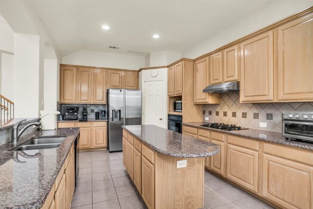 700 Cold Bay Lane, Euless, TX 76039