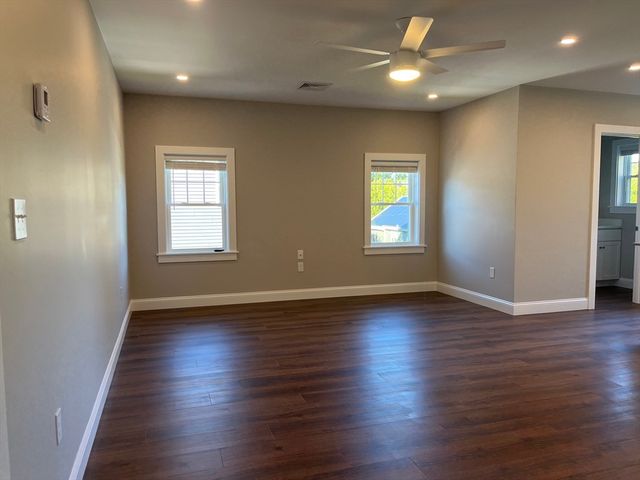 12A Lawton St A, Fairhaven, MA 02719