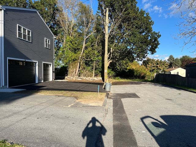 12A Lawton St A, Fairhaven, MA 02719