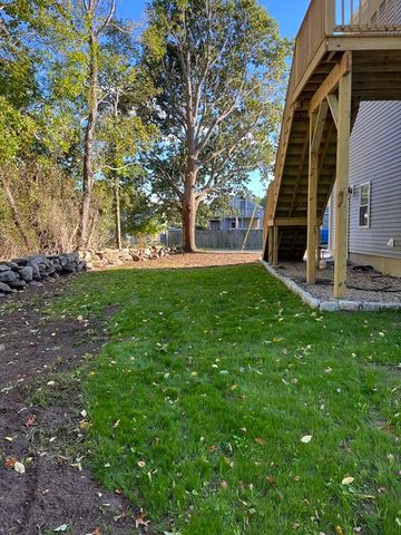 12A Lawton St A, Fairhaven, MA 02719