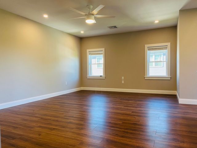 12A Lawton St A, Fairhaven, MA 02719