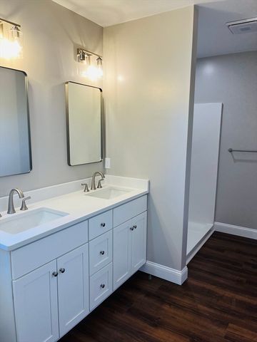 12A Lawton St A, Fairhaven, MA 02719