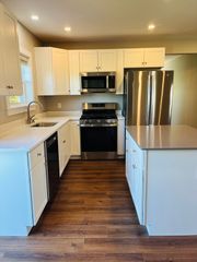 12A Lawton St A, Fairhaven, MA 02719