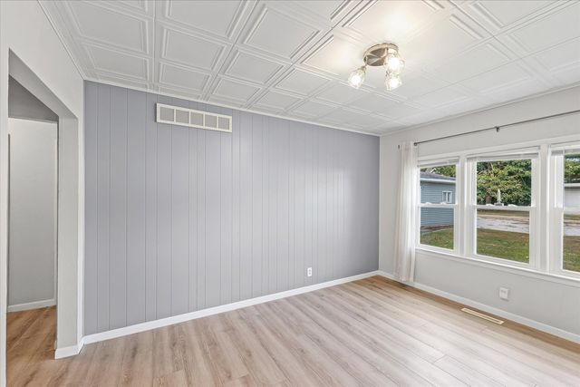 601 W Main Street, Clinton, IL 61727