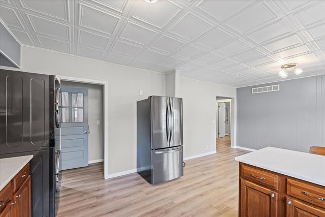 601 W Main Street, Clinton, IL 61727