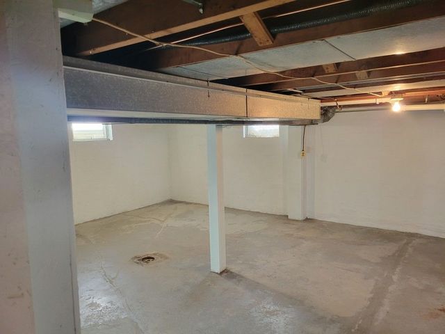 601 W Main Street, Clinton, IL 61727