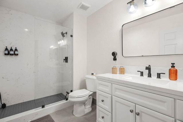 6014 Mid Drive Trail, Redding, CA 96003