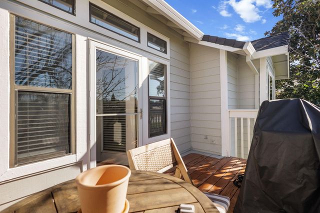 6014 Mid Drive Trail, Redding, CA 96003