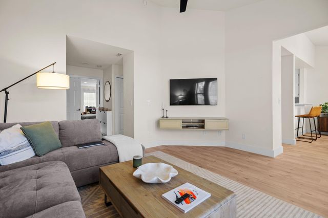 6014 Mid Drive Trail, Redding, CA 96003