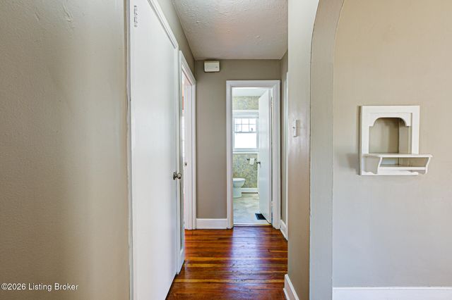 10506 Fairview Ave, Louisville, KY 40299