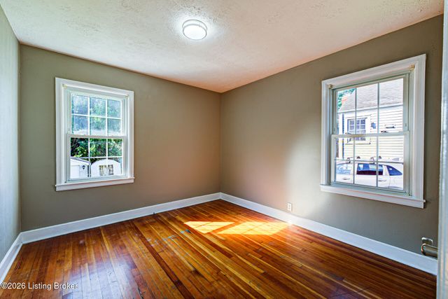10506 Fairview Ave, Louisville, KY 40299