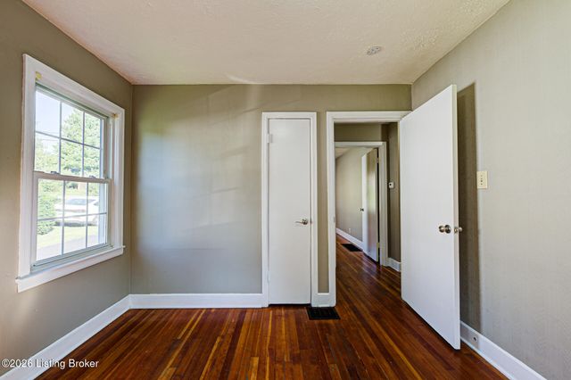 10506 Fairview Ave, Louisville, KY 40299