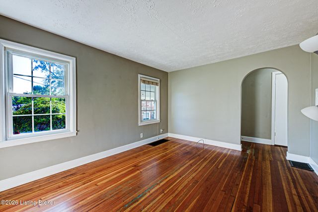 10506 Fairview Ave, Louisville, KY 40299