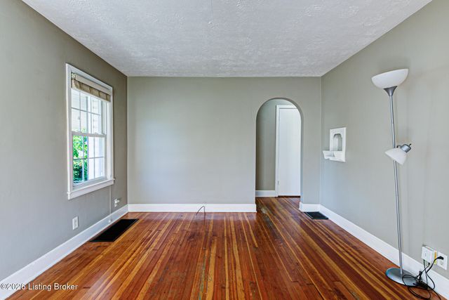 10506 Fairview Ave, Louisville, KY 40299