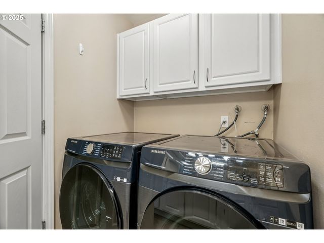 2531 Sw SPRING GARDEN St, Portland, OR 97219