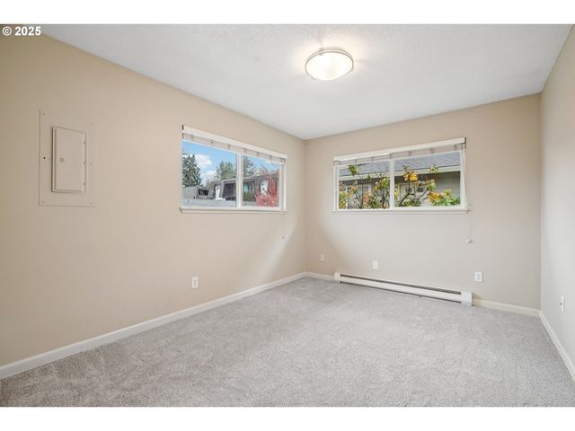 2531 Sw SPRING GARDEN St, Portland, OR 97219