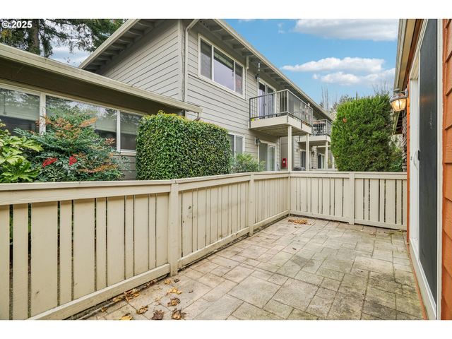 2531 Sw SPRING GARDEN St, Portland, OR 97219