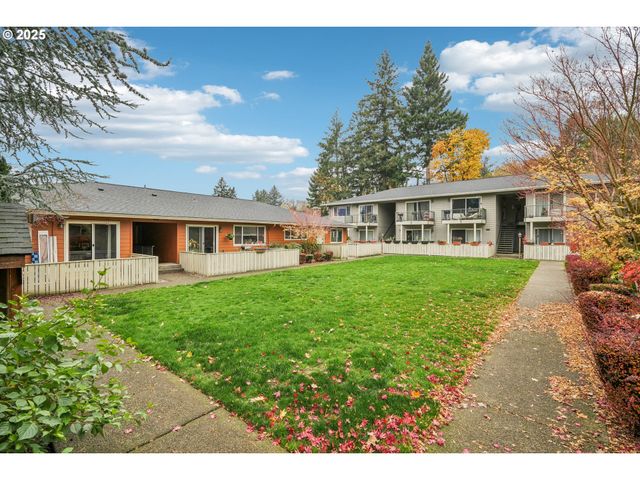 2531 Sw SPRING GARDEN St, Portland, OR 97219