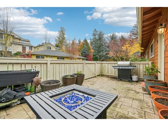 2531 Sw SPRING GARDEN St, Portland, OR 97219