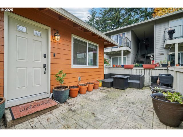 2531 Sw SPRING GARDEN St, Portland, OR 97219