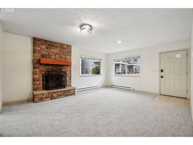 2531 Sw SPRING GARDEN St, Portland, OR 97219