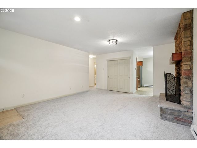 2531 Sw SPRING GARDEN St, Portland, OR 97219