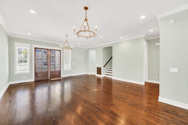 5704 Old Harding Pike, Nashville, TN 37205