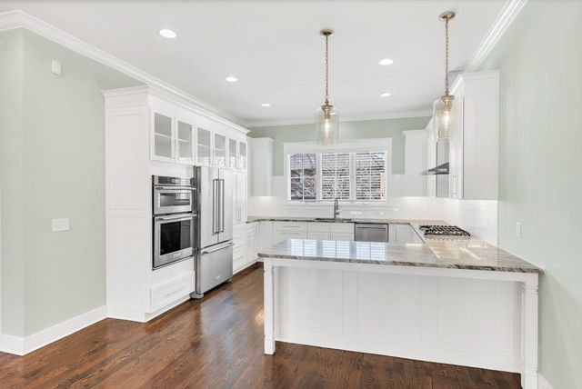 5704 Old Harding Pike, Nashville, TN 37205