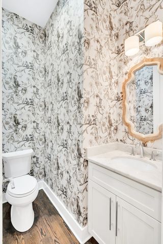 5704 Old Harding Pike, Nashville, TN 37205