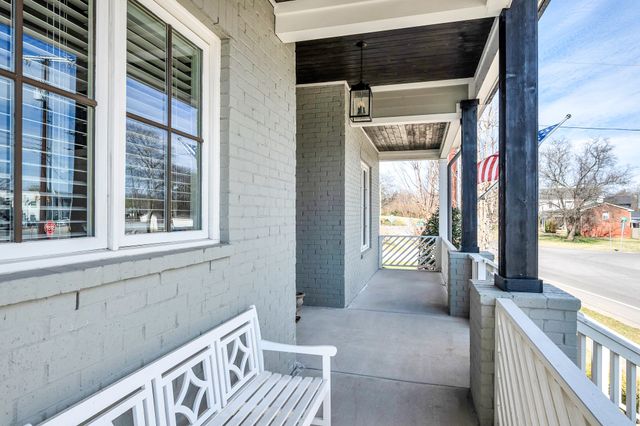 5704 Old Harding Pike, Nashville, TN 37205