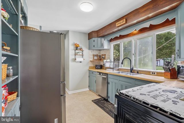 437 SUMMER AVE, Edgewater Park, NJ 08010
